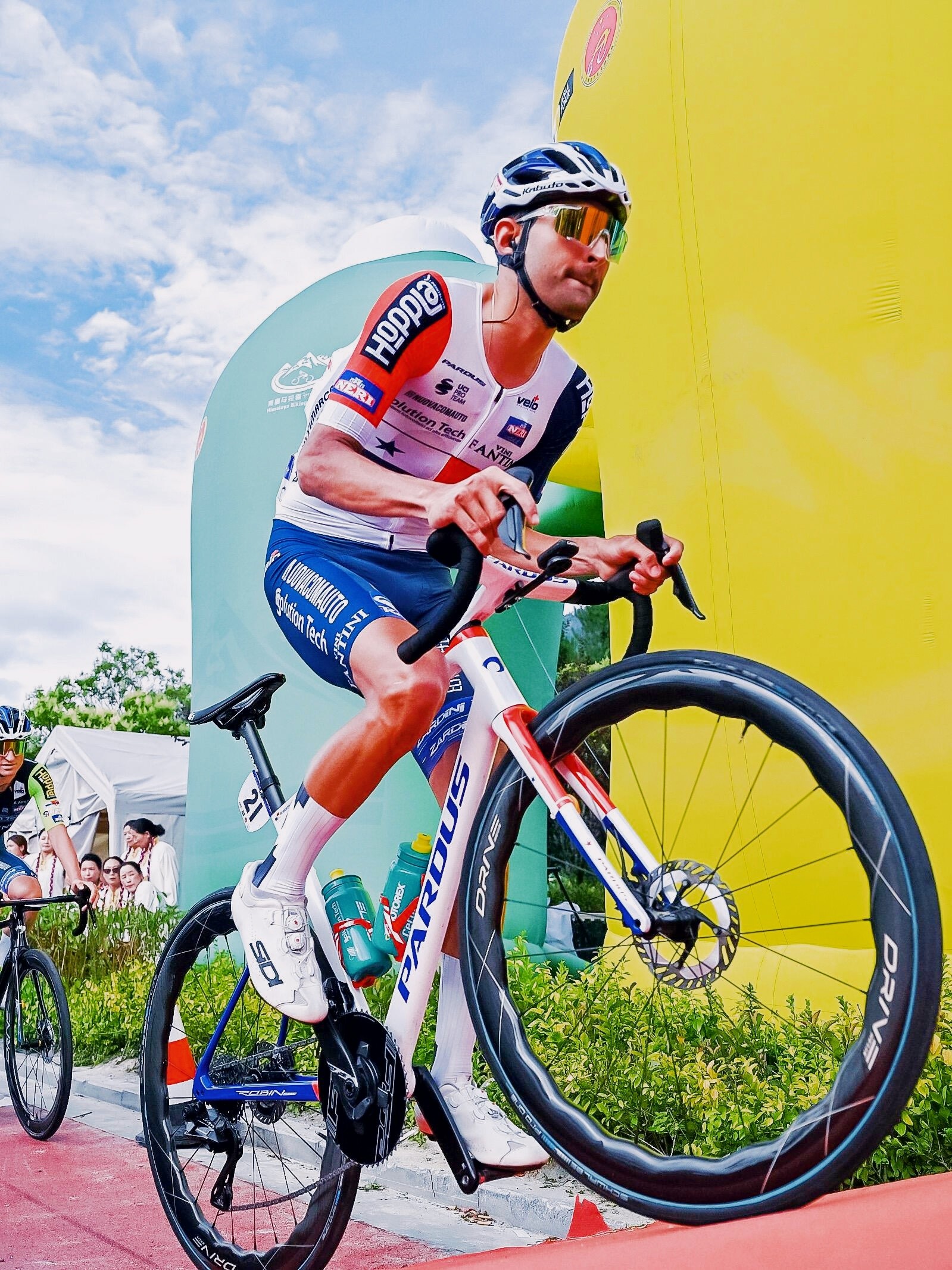 英雄联盟官方直播-冲刺阶段中超焦点战；马德里竞技外线爆发；震撼外界；赛季目标并未改变的简单介绍